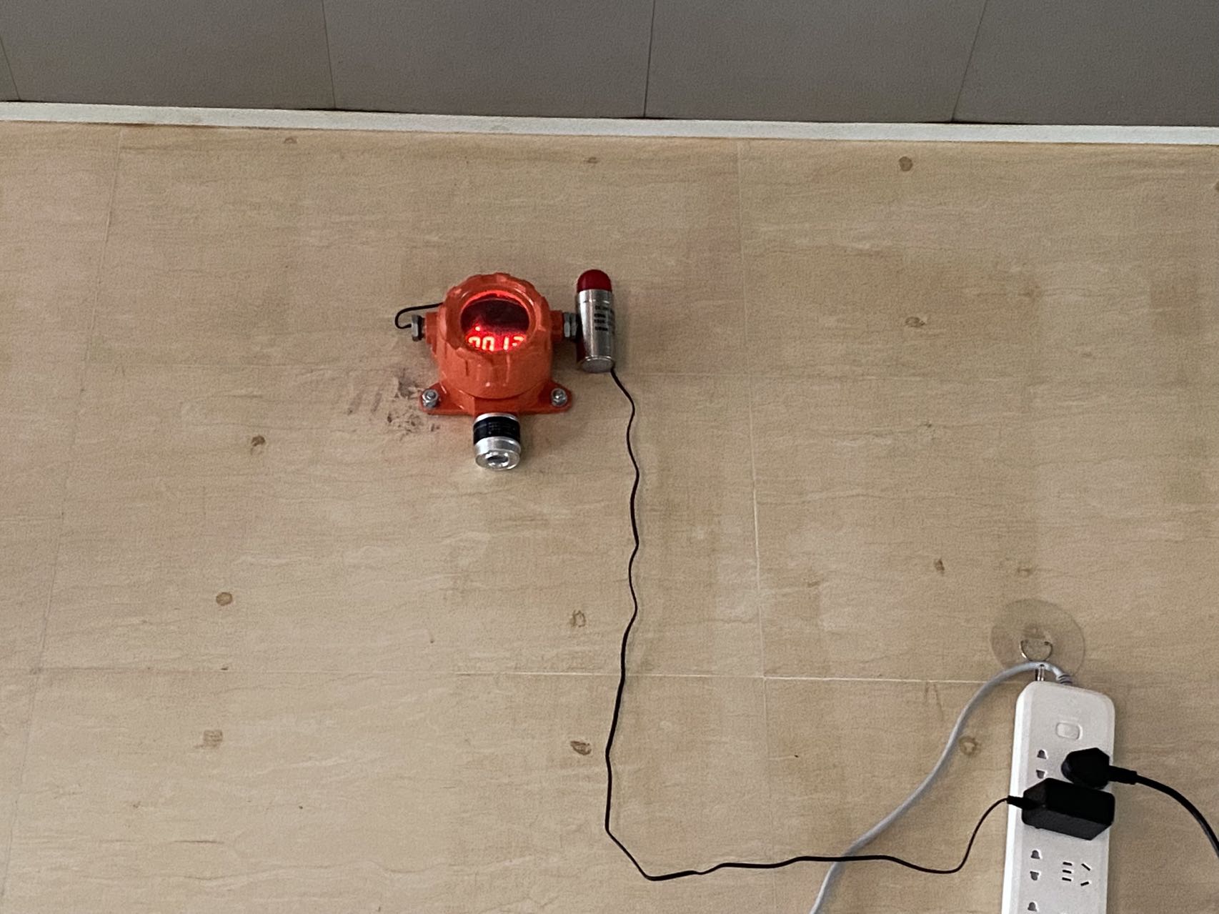 可燃氣體探測器.jpg 可燃氣體探測器.jpg